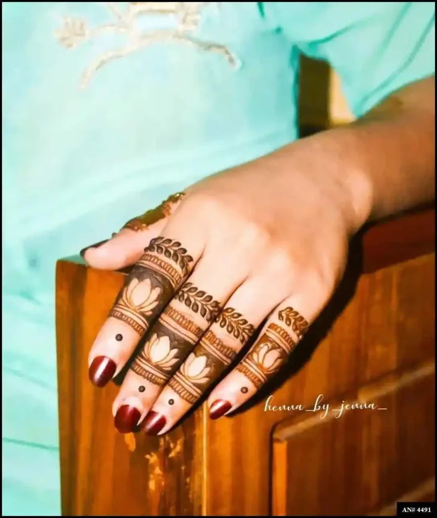 Simple Mehndi Designs For Girls