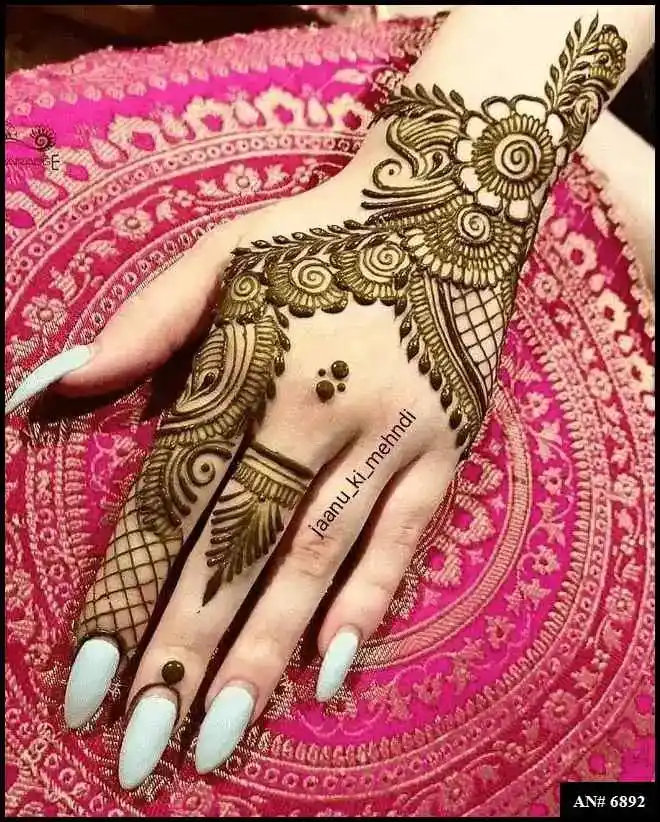 Simple Mehndi Designs For Girls