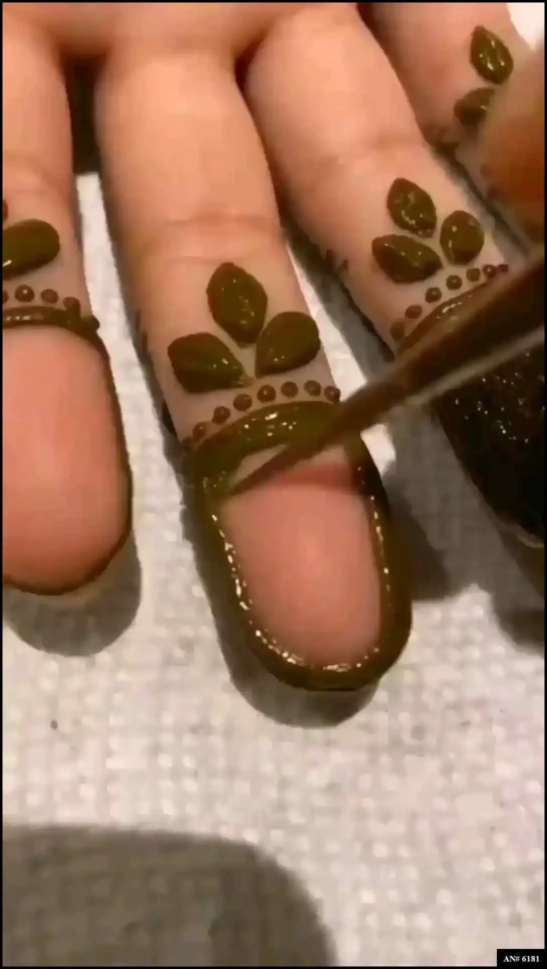 Simple Mehndi Designs For Girls
