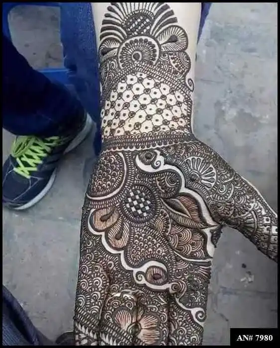 Simple Mehndi Designs For Girls